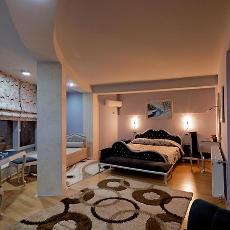 Hotel Kocibelli Pool & Spa Korça Exteriör bild