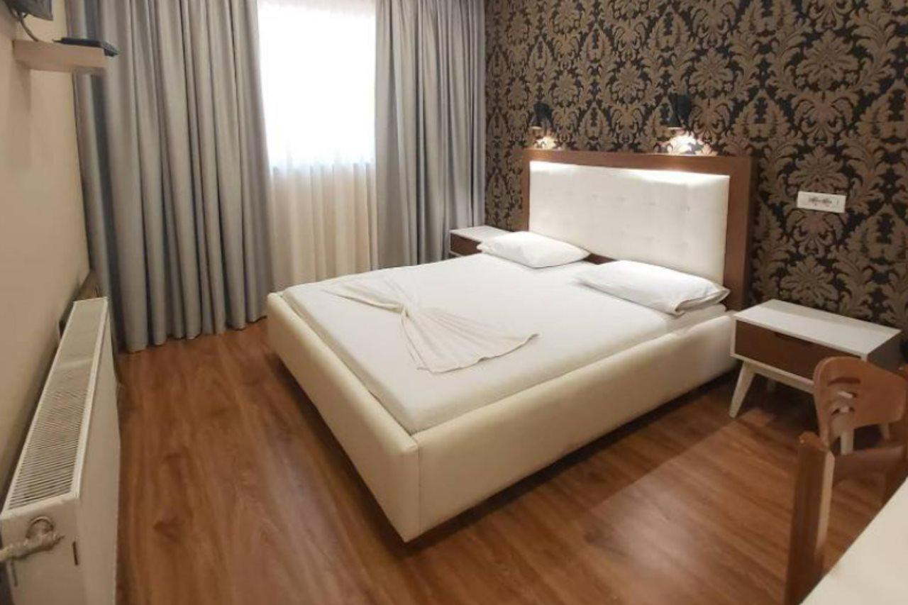 Hotel Kocibelli Pool & Spa Korça Exteriör bild