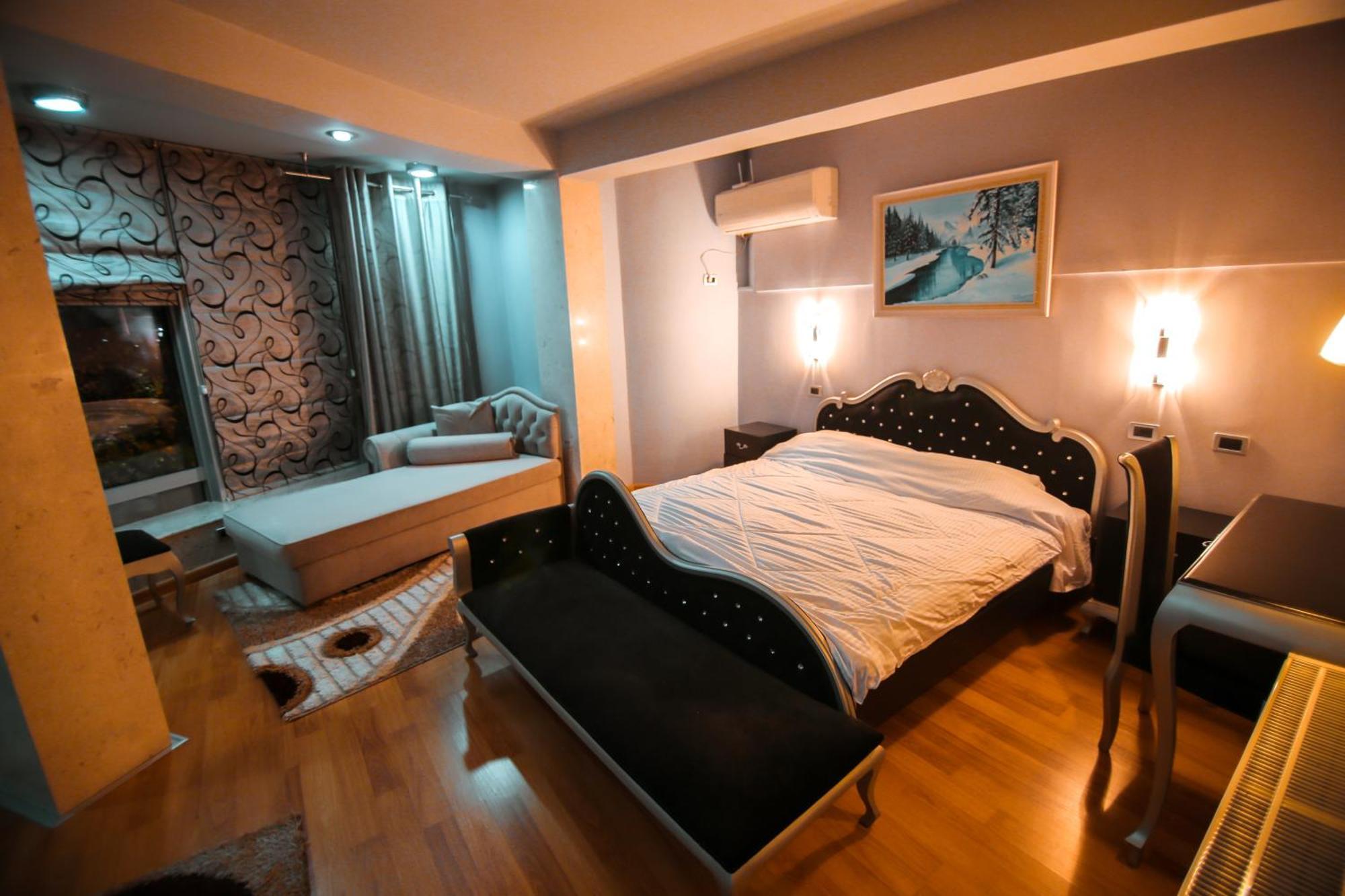 Hotel Kocibelli Pool & Spa Korça Exteriör bild