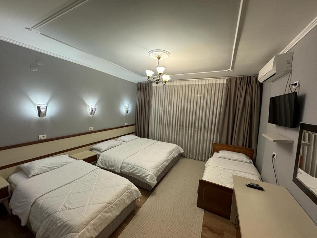 Hotel Kocibelli Pool & Spa Korça Exteriör bild