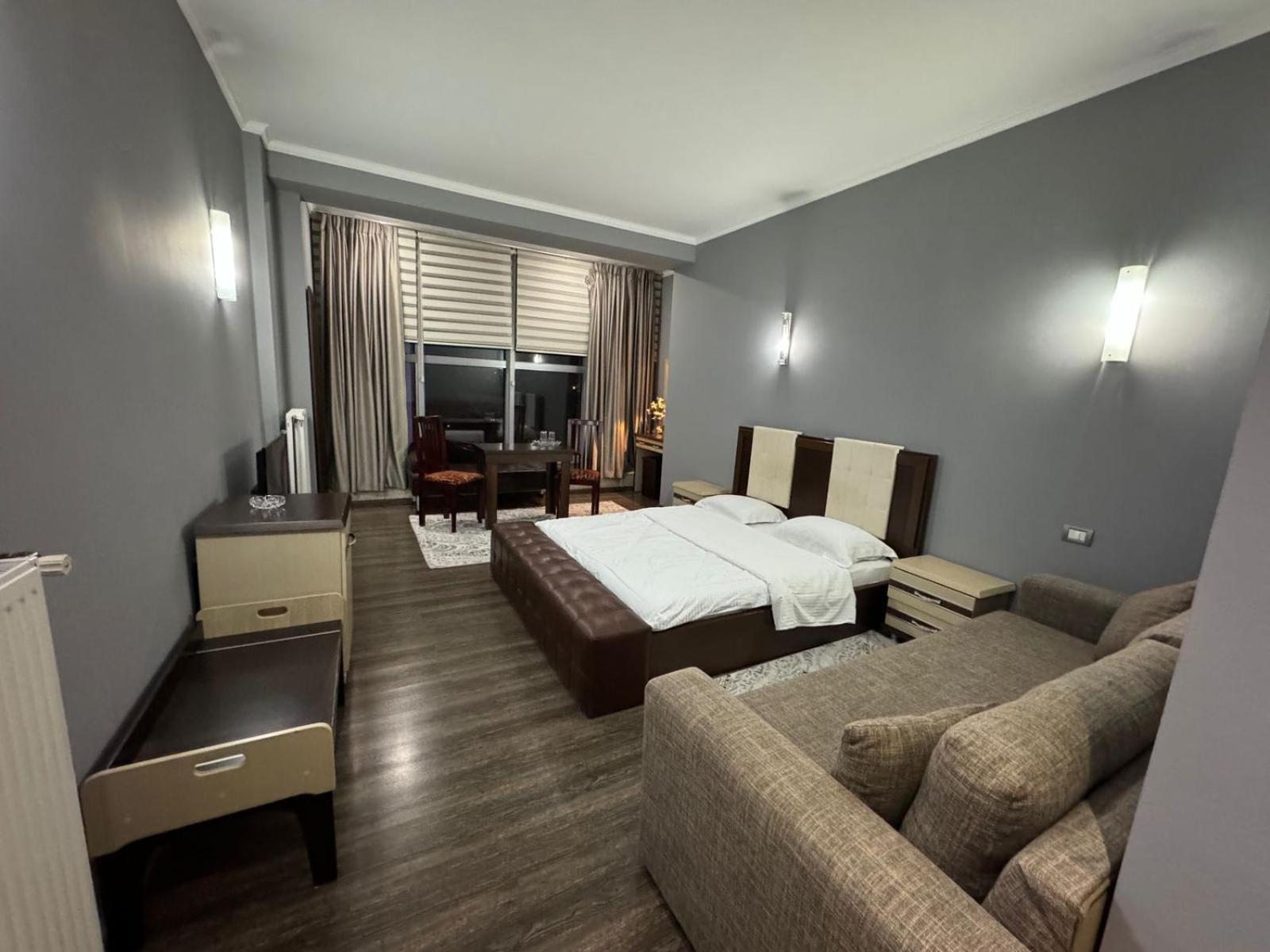 Hotel Kocibelli Pool & Spa Korça Exteriör bild